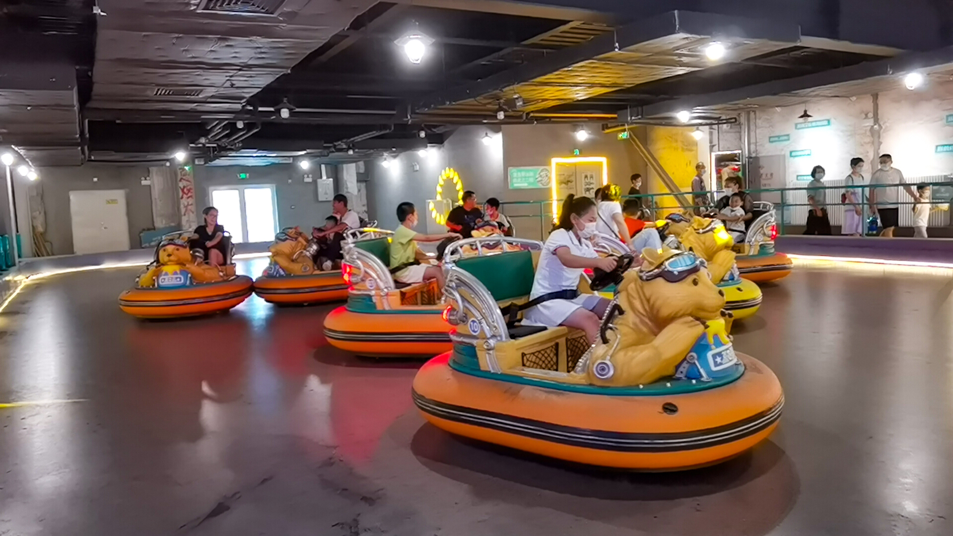 The Attraction for Children’s Amusement Rides Is Children's Bumper Cars